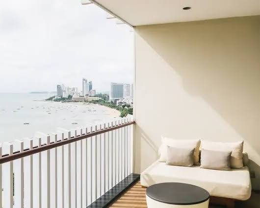 K Raheja Valletta Juhu luxury residential building exterior view